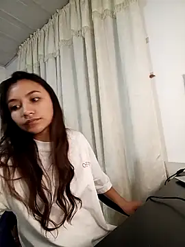 Leticia Hinkley  online show from 04.09.26