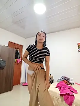 Leticia Hinkley  online show from 04.14.26