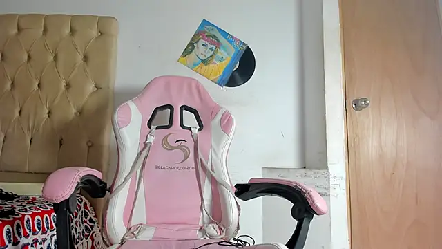 Angel Boycum online show from 04.19.26