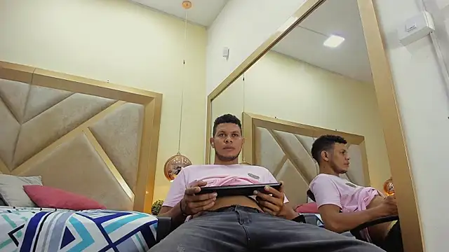 NohaBrooks online show from 04.10.26