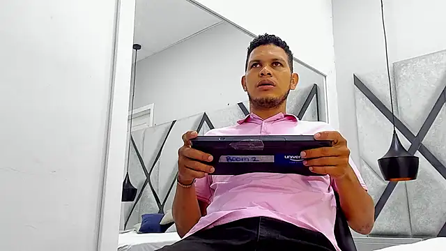 NohaBrooks online show from 04.13.26