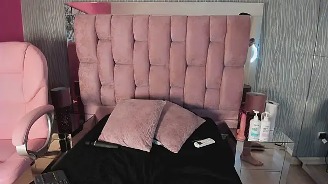 Ashly bloom  online show from 07.15.26