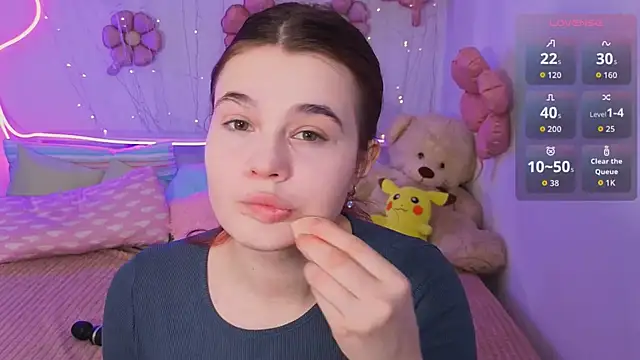 Kacey Love online show from 04.13.26