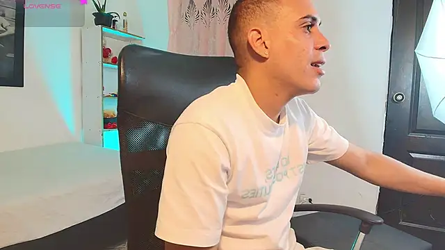 Axel  fierro online show from 04.04.26