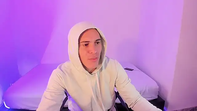 Axel  fierro online show from 04.14.26