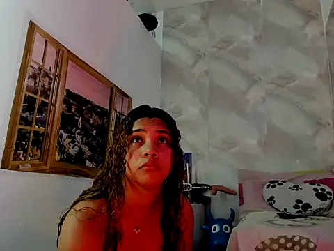 EllyBloom online show from 04.13.26