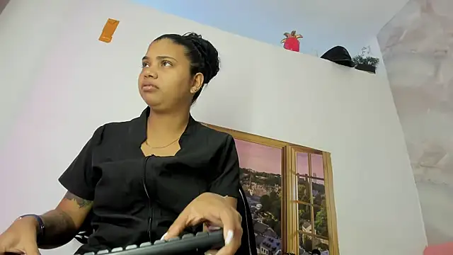 EllyBloom online show from 06.11.26