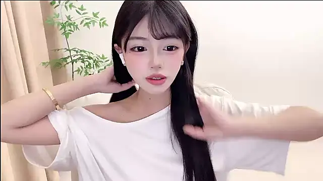 Snapshot of Kitteovo chatting on 06.24.26 Kitteovo online show from 06.24.26