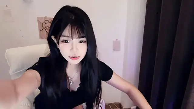 Snapshot of Kitteovo chatting on 07.17.26 Kitteovo online show from 07.17.26