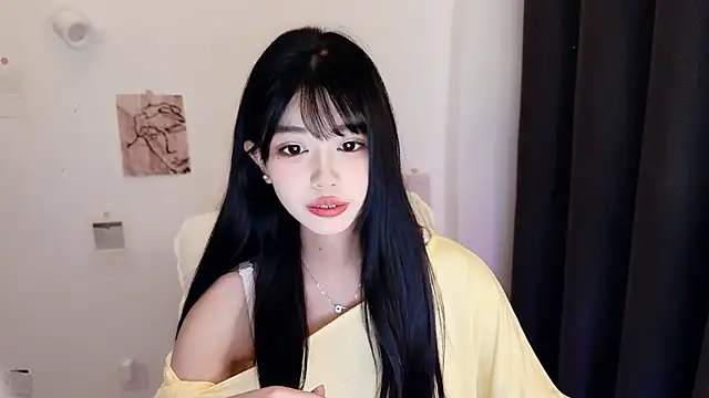 Snapshot of Kitteovo chatting on 07.18.26 Kitteovo online show from 07.18.26