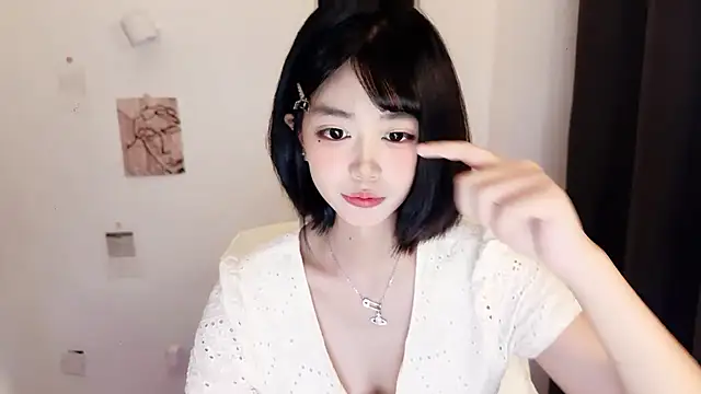 Snapshot of Kitteovo chatting on 07.27.26 Kitteovo online show from 07.27.26