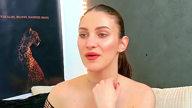 Snapshot of Amira_a chatting on 04.08.26 Amira a online show from 04.08.26