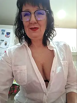 LaliaMia online show from 11.17.25