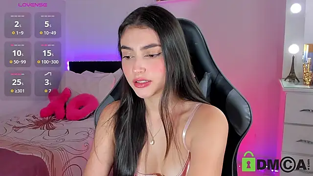 esmeralda le online show from 04.11.26