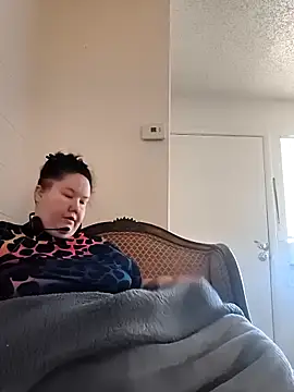 hisalphaqueen27 online show from 04.15.26