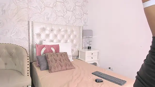 cathaleja 20  online show from 04.16.26