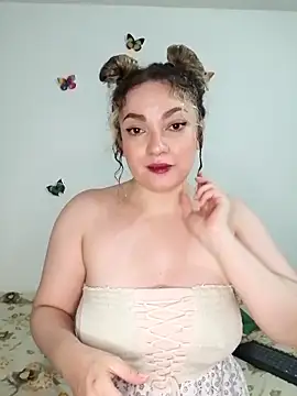 honey hornie online show from 04.17.26