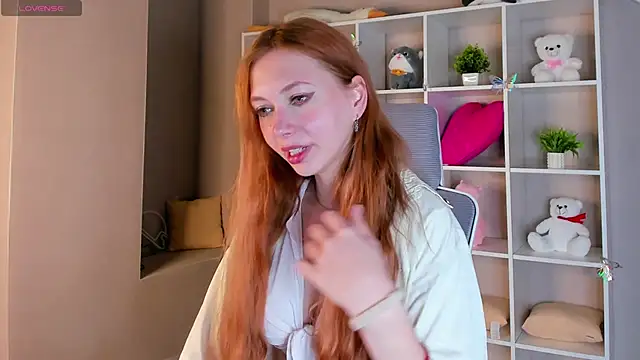 Snapshot of Sienna_Nyx chatting on 04.15.26 Sienna Nyx online show from 04.15.26