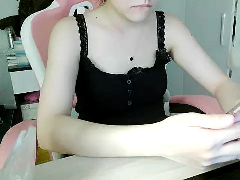 lucienguyen online show from 04.10.26