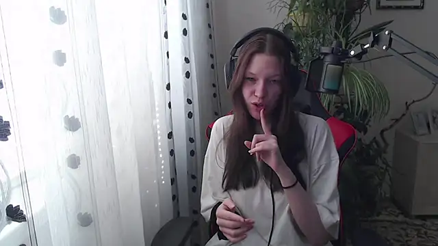 PunyKnee online show from 04.08.26