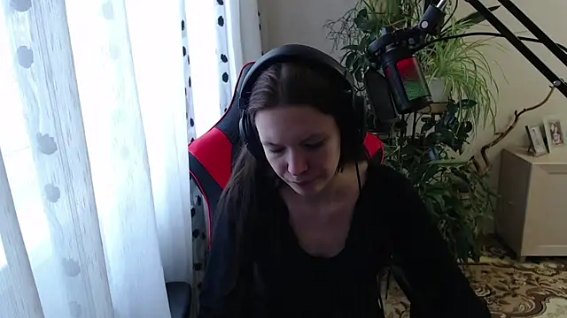 PunyKnee online show from 04.10.26