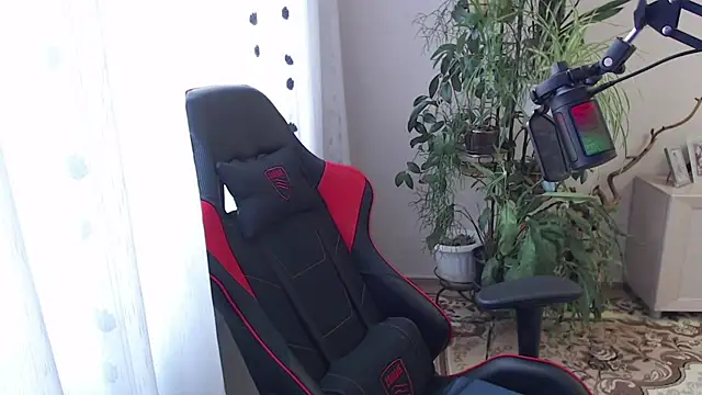 PunyKnee online show from 04.13.26