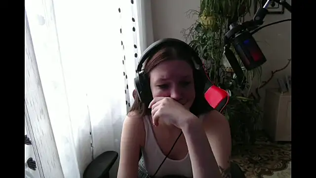 PunyKnee online show from 04.14.26