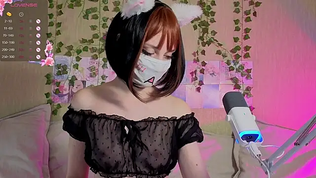 LunaNyanmi online show from 04.14.26