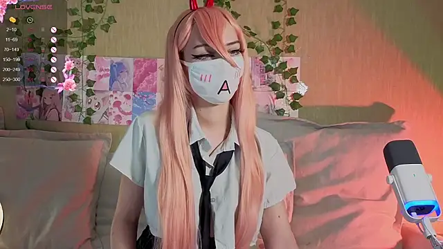 LunaNyanmi online show from 04.16.26