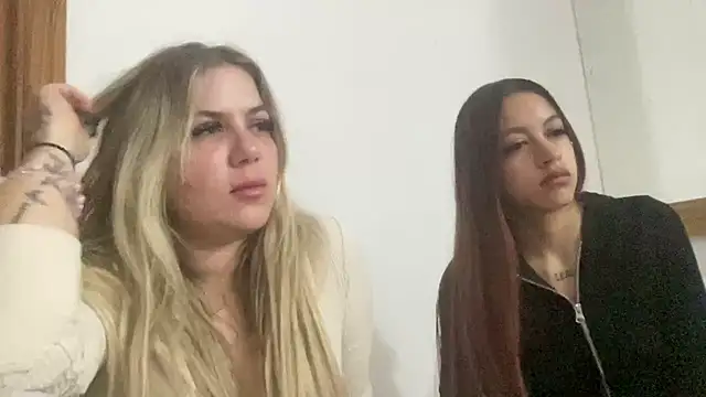 sophiehot69 online show from 04.16.26