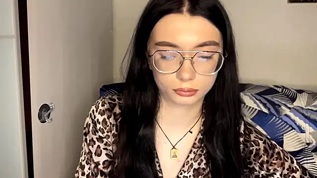 RenataBrought online show from 04.13.26