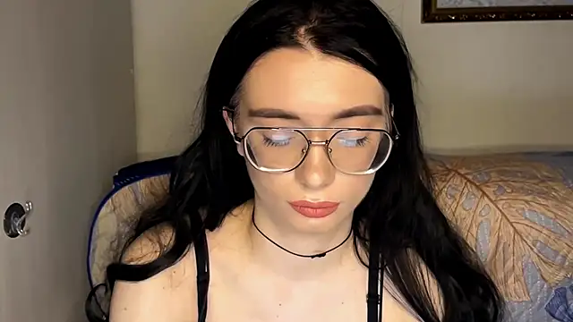 RenataBrought online show from 04.15.26