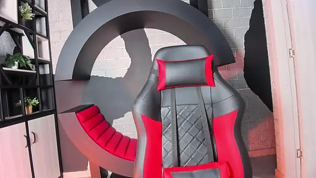 TINIFOX online show from 04.10.26