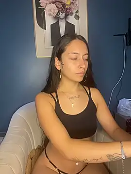 DulceLatinaxo online show from 04.11.26