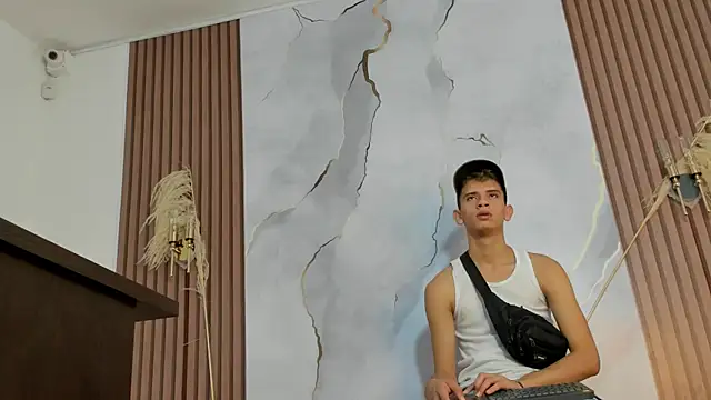 Ethanhot os online show from 04.13.26