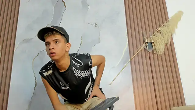 Ethanhot os online show from 04.14.26