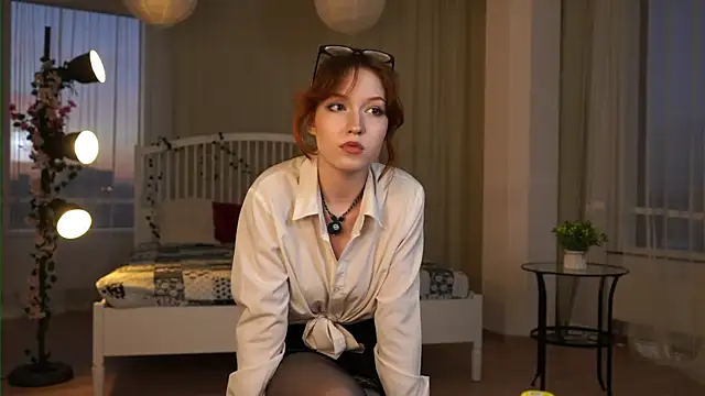 Snapshot of AvisKaplin chatting on 04.12.26 AvisKaplin online show from 04.12.26