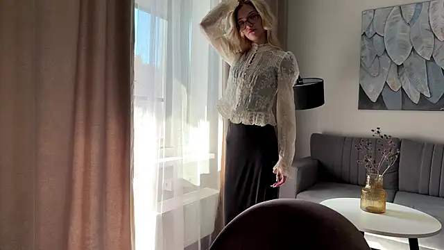 Snapshot of EvelineMolima chatting on 04.11.26 EvelineMolima online show from 04.11.26