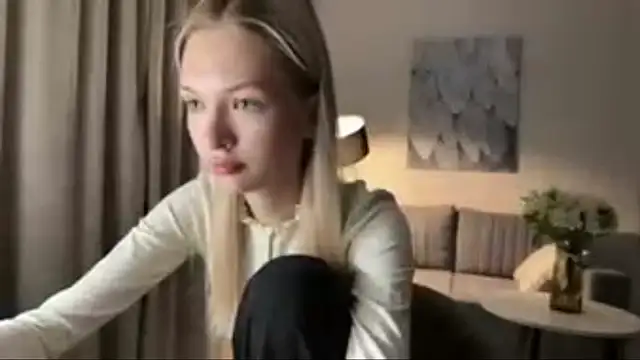 Snapshot of EvelineMolima chatting on 04.16.26 EvelineMolima online show from 04.16.26