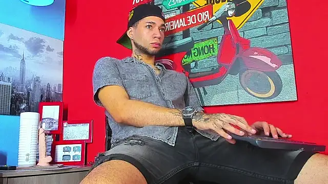 Daniel huge22 online show from 04.14.26