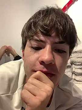 Gato Gatito online show from 04.13.26