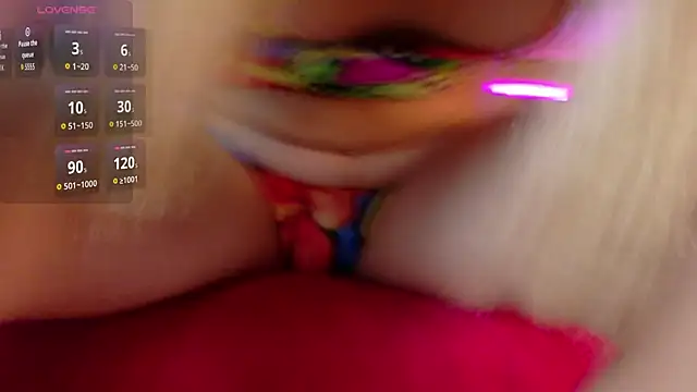 Snapshot of niiky_doll chatting on 04.15.26 niiky doll online show from 04.15.26