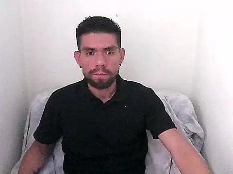 Snapshot of thomas2wood chatting on 06.26.26 thomas2wood online show from 06.26.26