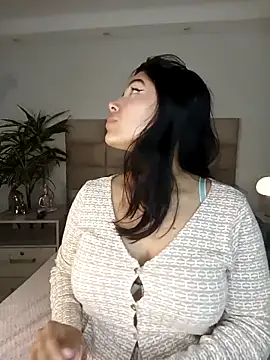 BrendaBloom  online show from 04.12.26