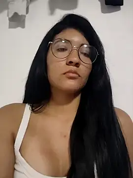 Ninaa velvett online show from 04.16.26