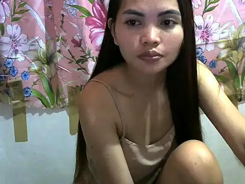 Snapshot of petitegirl123 chatting on 04.07.26 petitegirl123 online show from 04.07.26