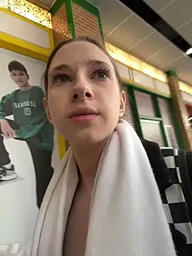 Snapshot of michelle_lovique chatting on 04.10.26 michelle lovique online show from 04.10.26