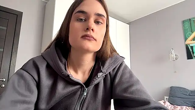 SharellFraleigh online show from 04.10.26