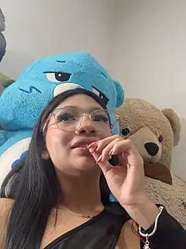 Snapshot of SERENA_JONESS chatting on 04.11.26 SERENA JONESS online show from 04.11.26