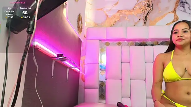 Snapshot of bunny_angel_ chatting on 04.16.26 bunny angel online show from 04.16.26